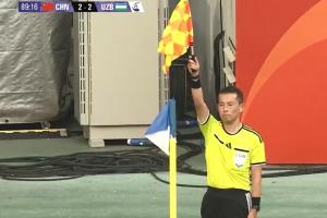 U23国足2-2遭乌兹别克扳平！裁判举旗越位，VAR介入有效